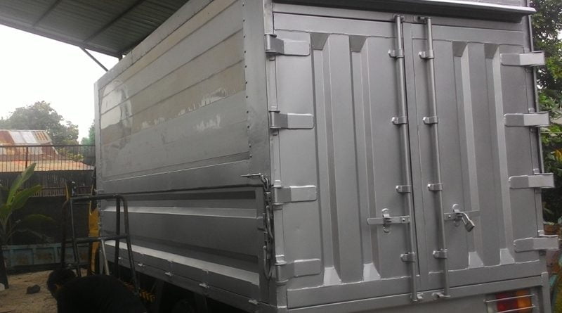 karoseri wingbox colt diesel