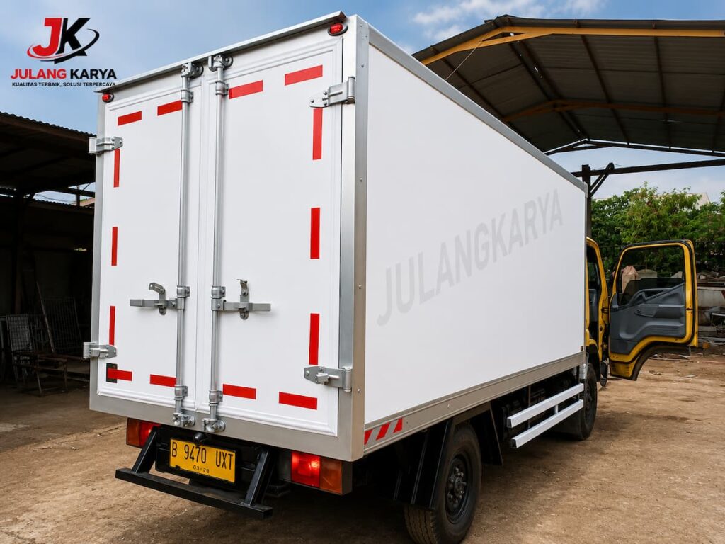 box pendingin engkel tampak belakang